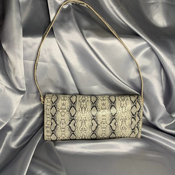 Squared Handbag by Sandra Roberts - Picture 3 of 8